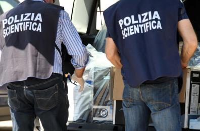 Si torna a sparare a Carbonara: tre colpi di pistola in piazza durante un concerto
