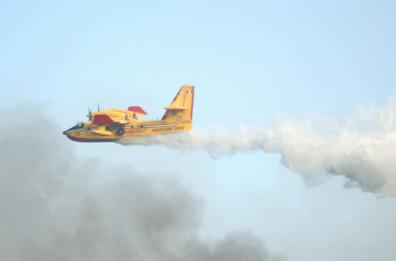 Domenica in fiamme, 30 richieste di intervento aereo alla Protezione civile 