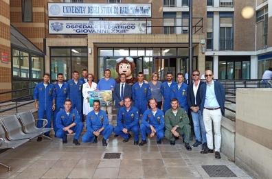 Da Giovinazzo a Bari, le Frecce tricolori incontrano i pazienti dell'ospedale pediatrico 