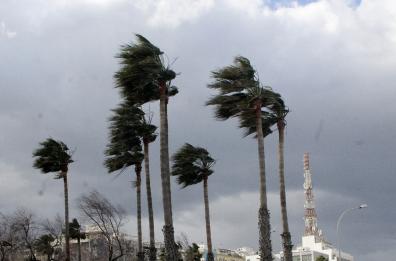 Allerta meteo in arrivo sulla Puglia: venti da forti  a burrasca da domani fino a mercoledì