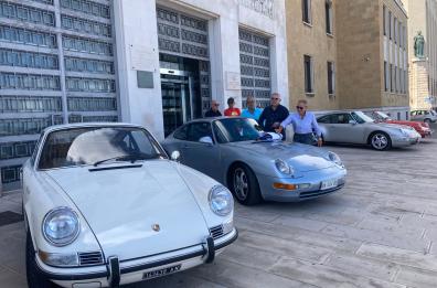 Le Porsche d'epoca tra le strade del Primitivo: l'evento itinerante tra motori ed enoturismo
