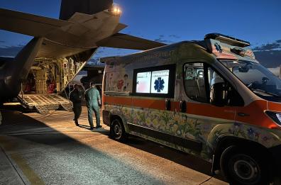 Ambulanza con un neonato di 20 giorni in pericolo di vita trasferita in aereo da Lecce a Roma Ambulanza con un neonato di 20 giorni in pericolo di vita trasferita in aereo da Lecce a Roma