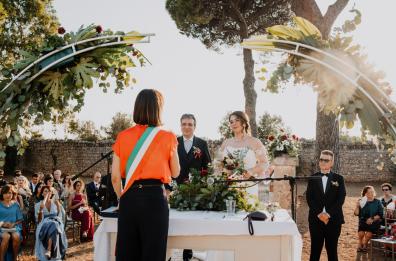 San Michele Salentino, fiori d'arancio vip per la regista Francesca Bellucci 