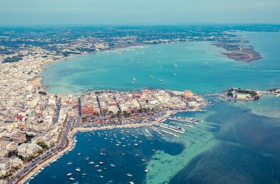 Porto Cesareo, le sputano addosso perché è calva