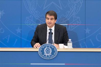 Slitta la commissione Ursula 2: i socialisti «frenano» su Fitto