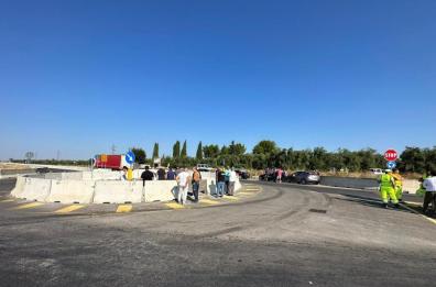 Andria, tutti in strada per salvare la rotatoria di Montegrosso: scoppia la protesta