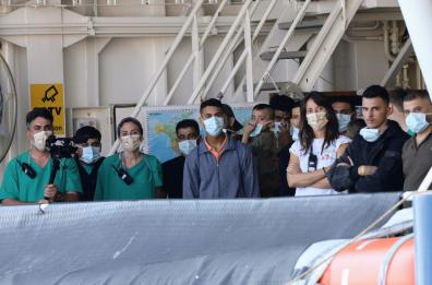 Bari, giunta nel porto la nave Geo Barents con 31 migranti