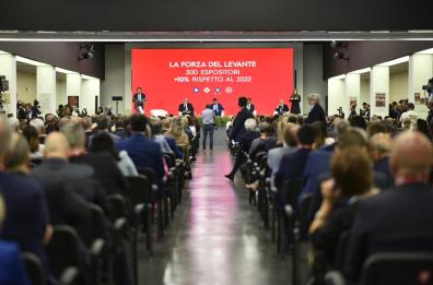 Se Bari è... Fiera: ricerca e lavoro la vera sfida oltre le parole Se Bari è... Fiera: ricerca e lavoro la vera sfida oltre le parole