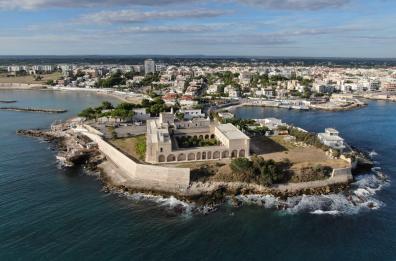 Trani, il Monastero di Colonna diventa passerella di moda internazionale