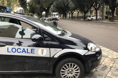 Bari, morde all'orecchio agente della polizia locale: parcheggiatore abusivo condannato a 8 mesi