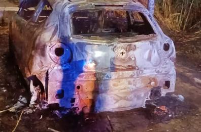 Brindisi, fiamme nella notte davanti a un'agenzia funebre e a Canale Patri