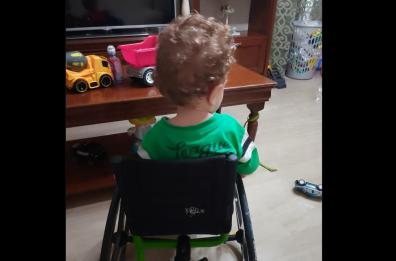 Taranto, il piccolo Cristian a 3 anni ha la Sma, ma per la legge non è invalido
