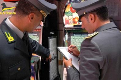 Gioco illegale, a Taranto GdF sequestra 27 slot abusive e segnala 3 responsabili