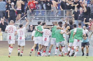 Calcio, Bari vecchio stampo: l&rsquo;attacco non punge ma carattere di ferro