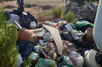 Talsano, rimossi 10 tonnellate di rifiuti per ripulire via Gioacchino Toma