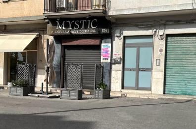Ostuni, tentato incendio ad una pizzeria del centro: indaga la polizia