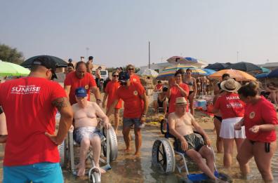 Salento, conclusa l'edizione 2023 del progetto Il Mare di Tutti, fisioterapia in acqua per 2mila persone