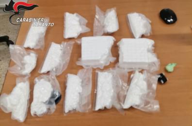 Taranto, sequestrati oltre 2 kg di cocaina: un arresto