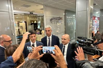 Voli tagliati a Brindisi, dopo l'incontro il centrodestra rimane in attesa