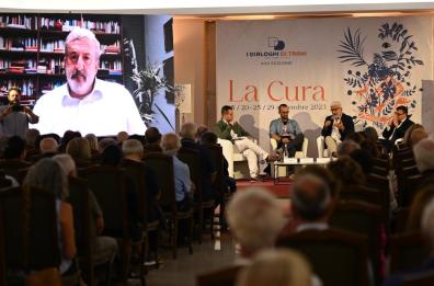 Emiliano nella bella Trani rievoca Salvatore Annacondia: «Così la città si è riscattata»