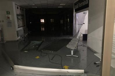 Brindisi, vandali nella stazione marittima: danni ingenti