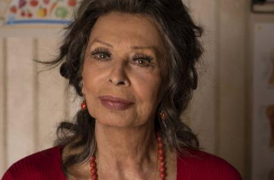 Brutta caduta per Sophia Loren, annullata la sua visita a Bari 