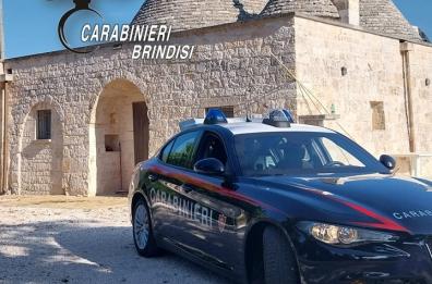 Mafia, latitante si nascondeva in un trullo tra Ostuni e Cisternino: arrestato, trovata una donna insieme a lui