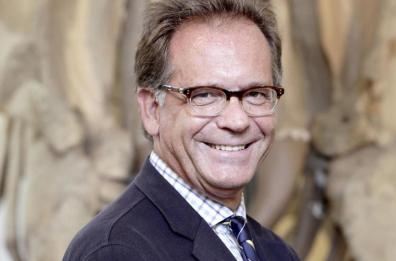 Alessandro Cecchi Paone al Kursaal di Bari: «Attenti alla scienza sui social»