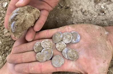 Muro Leccese, ritrovato un tesoretto messapico di monete, pavimenti, altarini 