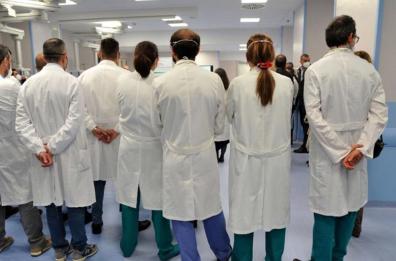 Sanità, firmato il rinnovo del contratto.  Anelli: «serve investire sulla professione»