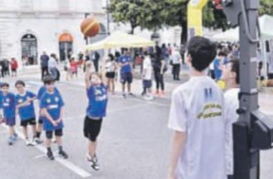 Taranto, festa dello sport: «Che errore farla in un parcheggio»