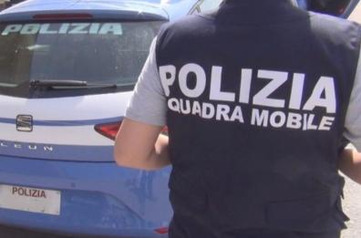 Bari, tenta di rapinare un Rolex e spara alla vittima: arrestato  