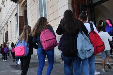 Professori aggrediti e derisi, un lungo stillicidio con le radici nella storia
