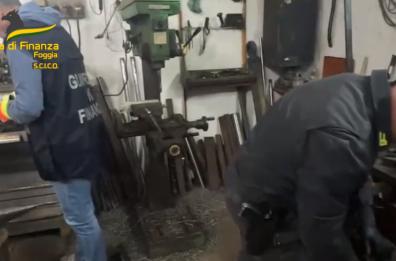 Droga, armi, ricettazione: operazione GdF a Foggia, 16 arresti