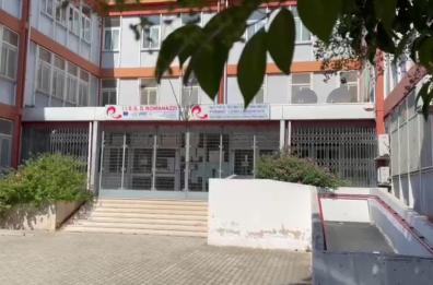 Bari, sparano al prof con pistola a pallini: la scuola sospende i 2 studenti