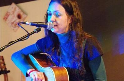 Taranto, l’ultimo album di Valeria Caputo con il ricordo di una grande attivista