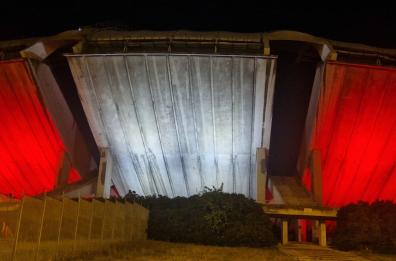 Bari, il San Nicola si colora di rosso e di azzurro con la nuova illuminazione esterna 