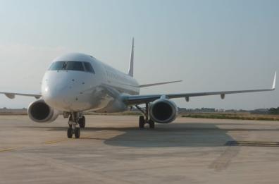 Foggia, atterrato il terzo aereo Lumiwings che potenzierà l'offerta dal «Gino Lisa»