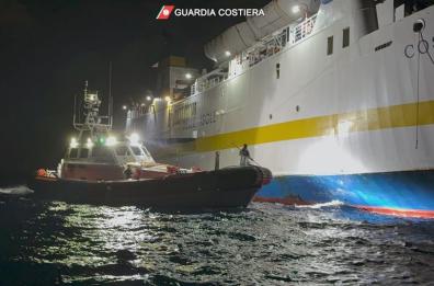 Incendio sul traghetto da Lampedusa a Porto Empedocle: l'allarme lanciato da carabiniere dell'11esimo Reggimento Puglia