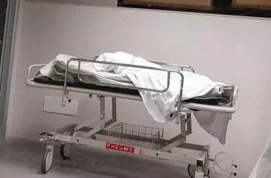 Il ministero spiega il caso del defunto con Covid:  «Dalla fine dell’emergenza cadute tutte le prescrizioni»