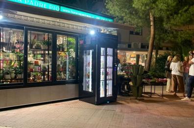 A Bari arriva il primo distributore automatico di fiori e piante
