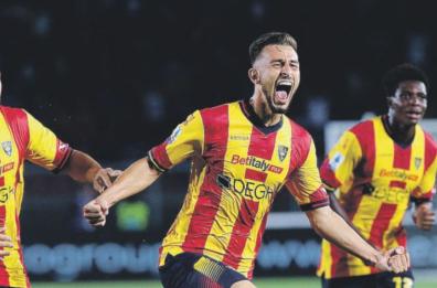 Calcio Lecce, la magia di Oudin in corsa per il gol dell’anno