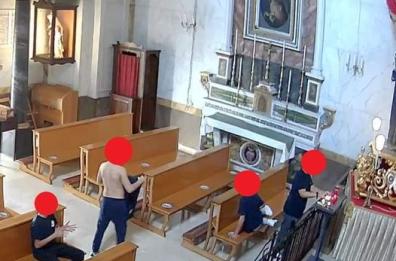 Noci, baby vandali in azione nella chiesa del Carmine: la denuncia del priore