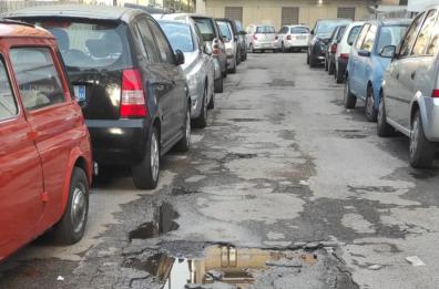 Bari, buche e degrado: le vie dimenticate oltre i lavori della pista ciclabile