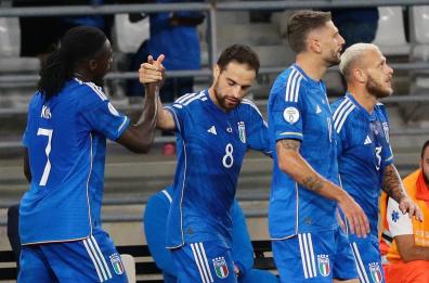 Calcio, poker dell'Italia contro Malta nella bolgia del San Nicola 