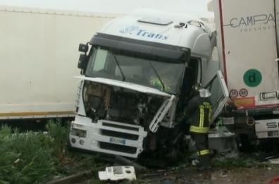 Maltempo, due incidenti nel Barese: sulla Ss 16  tre mezzi pesanti, sulla Sp Castellana Grotte-Turi un'auto ribaltata 