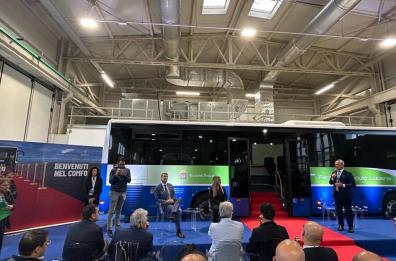 Puglia, la Fal inaugura 15 nuovi autobus a basse emissioni