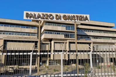 Prometteva assunzioni al Ministero della Giustizia in cambio di denaro, arrestato ex funzionario a Potenza