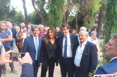 Fitto a Foggia: «Al Sud zona Zes più grande del mondo» Poi commenta: «Giambruno? La premier è sempre sul pezzo» VD