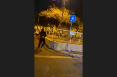 Bari, ragazzini prendono a sassate bus in transito al San Paolo: «Ad Halloween sarà anche peggio»